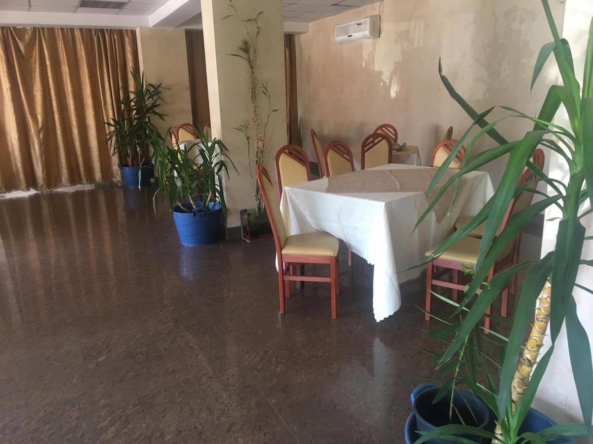 Hotel Dinastia Piteşti Exterior foto